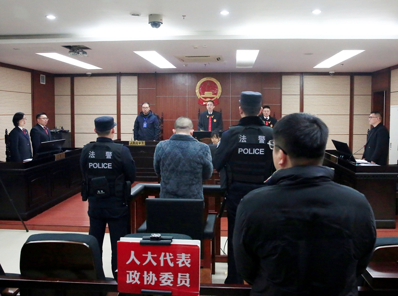 1.法檢兩長同庭履職，被告人因拒執(zhí)獲刑.JPG