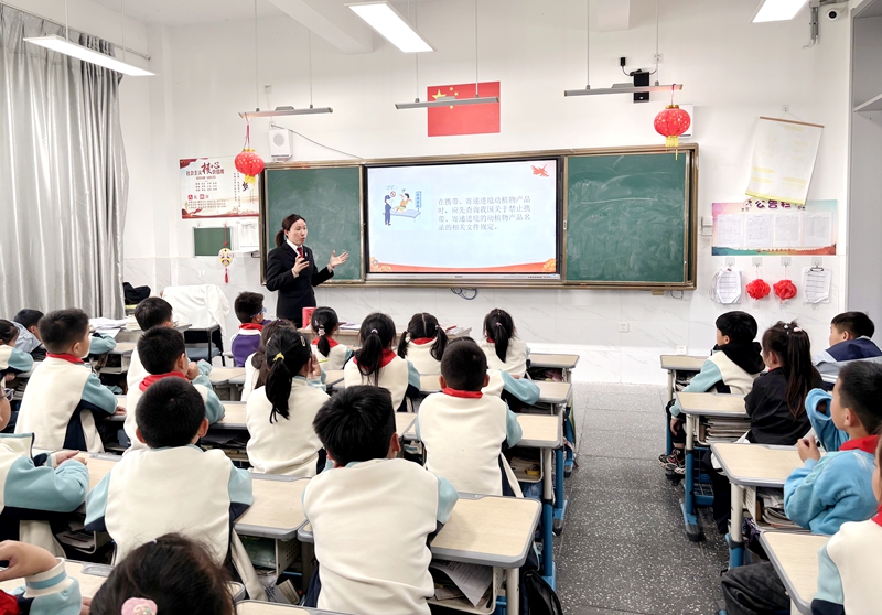 181744962941787014.jpg 法治副校長進校園.jpg