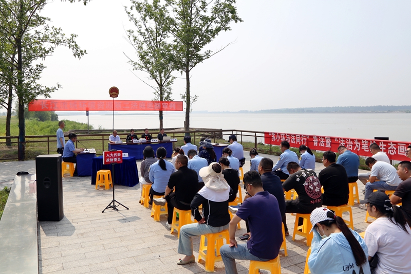 231747969707485989.jpg 1.巡回審理一起盜伐林木案.jpg